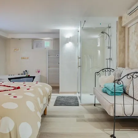 L'escapade Enchantee - Spa, Cheminee Et Cinema