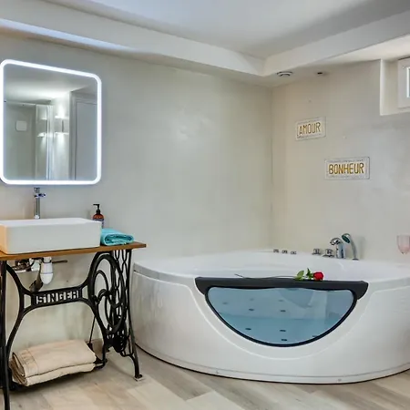 Διαμέρισμα L'escapade Enchantee - Spa, Cheminee Et Cinema *