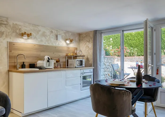 L'escapade Enchantée - Spa, Cheminée Et Cinéma Appartamento *