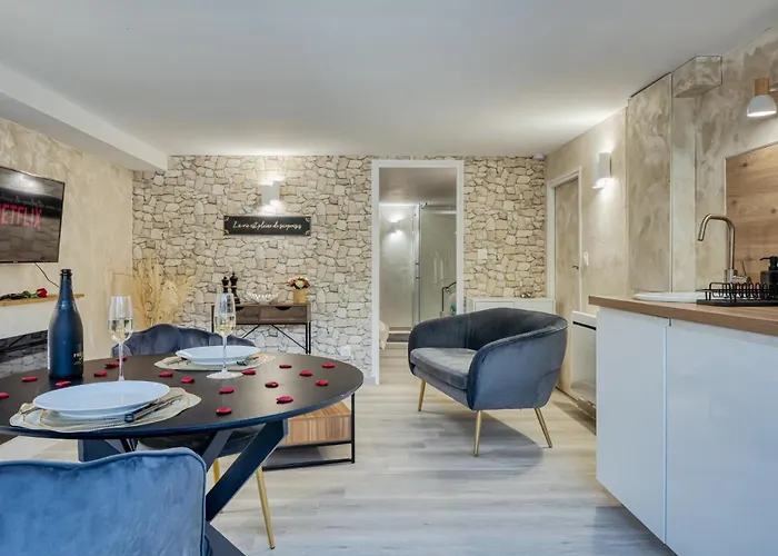 L'escapade Enchantée - Spa, Cheminée Et Cinéma Appartamento *